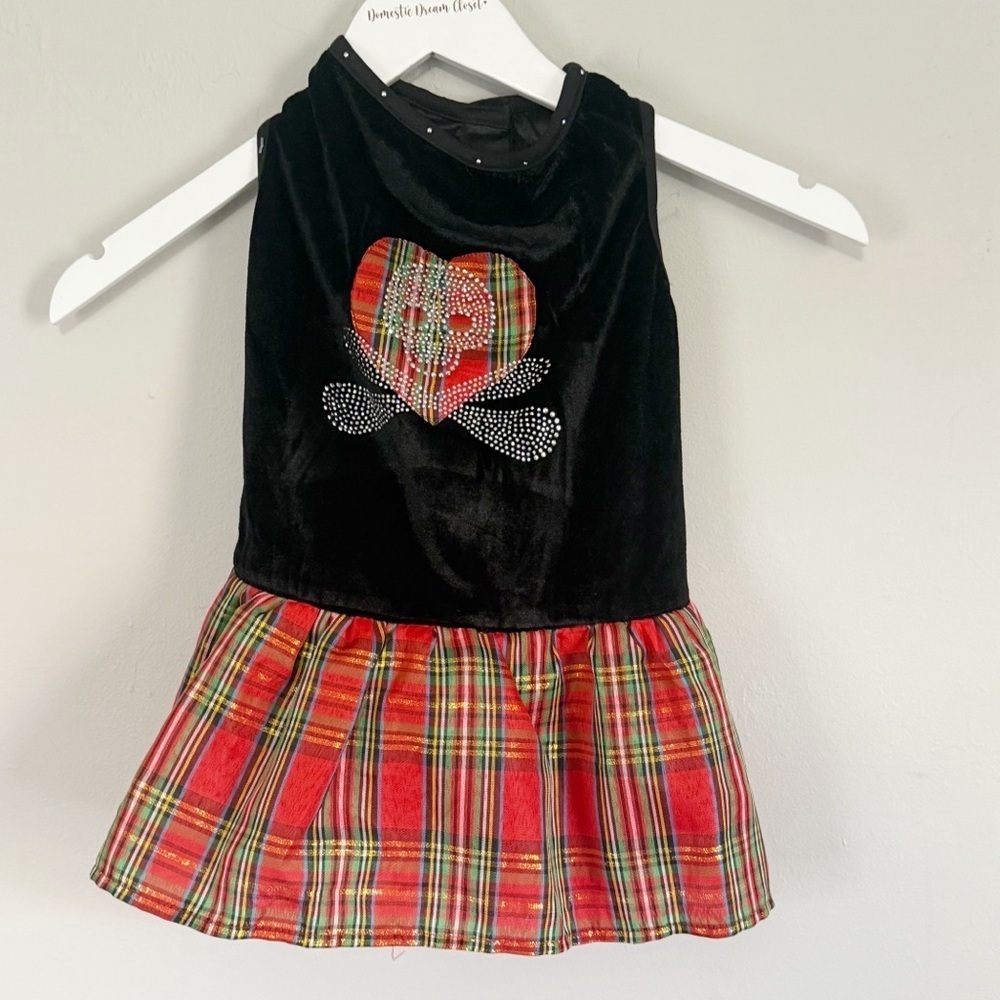 New FAB DOG Black Red Plaid Dog Dress Skull & Crossbones Studs Size L See Chart